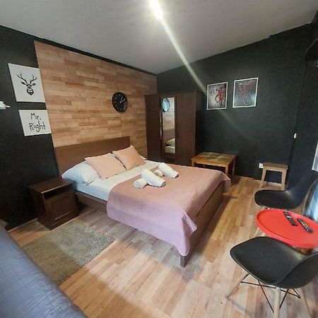 Funky Garage Studio กดัญสก์ ภายนอก รูปภาพ