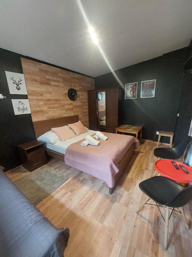 Funky Garage Studio กดัญสก์ ภายนอก รูปภาพ