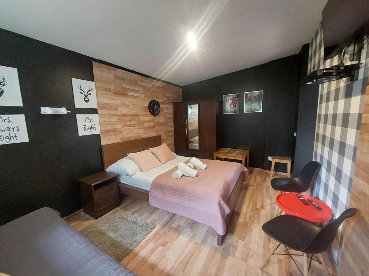 Funky Garage Studio กดัญสก์ ภายนอก รูปภาพ